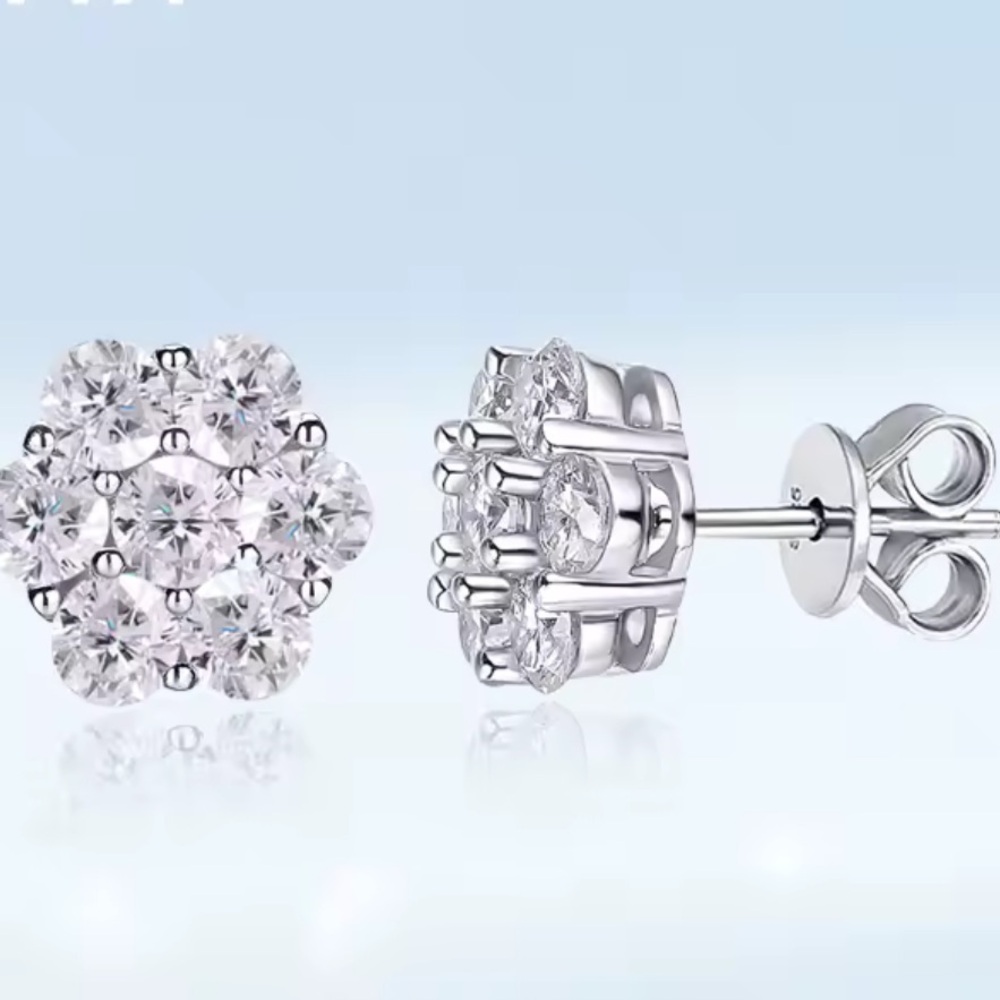 Full 2.5mm D Color VVS1 Moissanite Stud Earrings 1.4CT 7 stones flower earrings - Picture 6 of 7